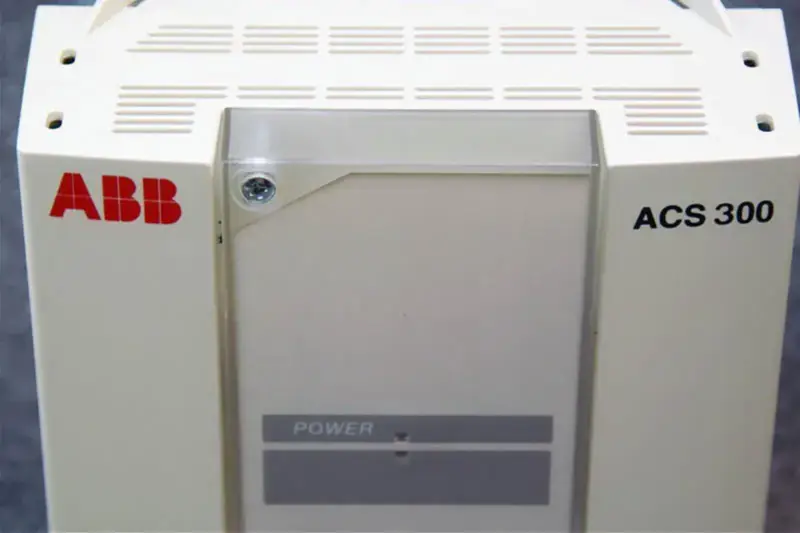 ABB ACS 300,ACS301-2P7-3 Střídač NOVÝ NE V OBALU ACS301-2P7-3