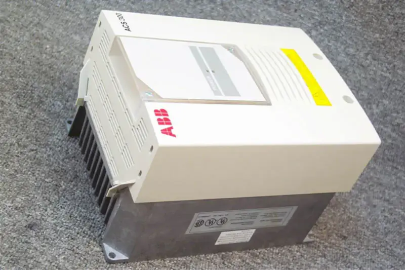 ABB ACS 300,ACS301-2P7-3 Střídač NOVÝ NE V OBALU ACS301-2P7-3