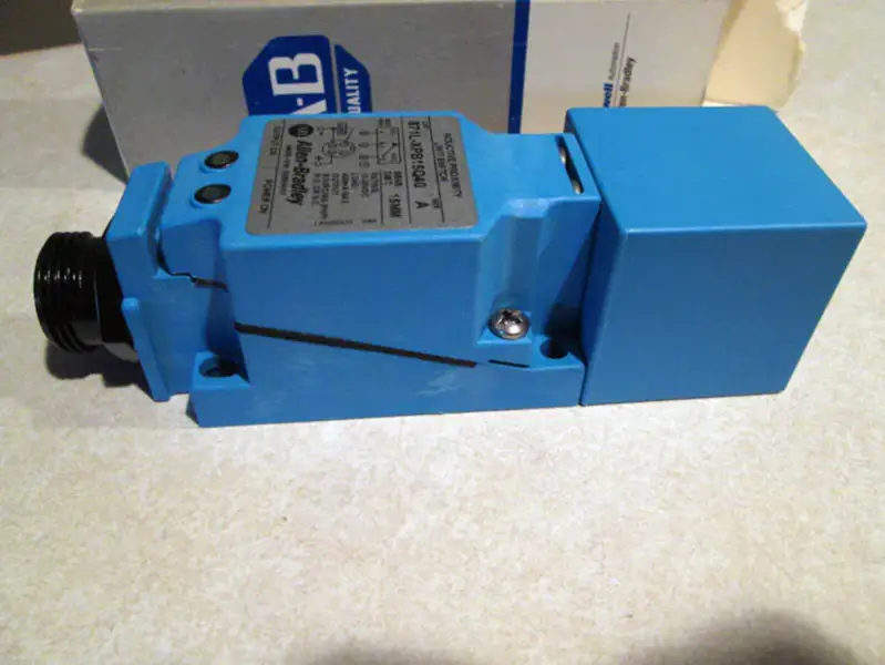 Allen-Bradley 871L-XPB15Q40