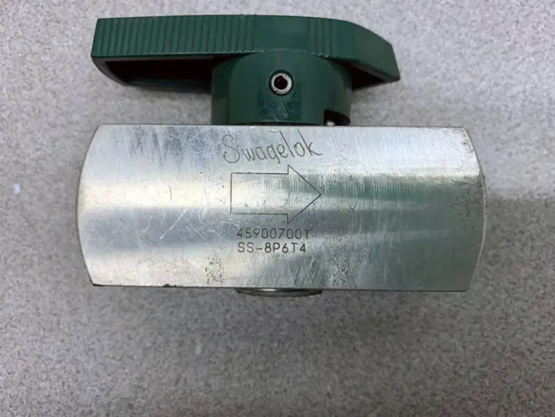 Swagelok SS-8P6T4