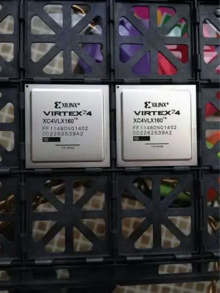 Xilinx XC4VLX160-10FF1148I