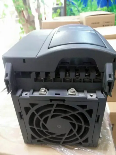 Siemens 6SE6440-2UD24-0BA1