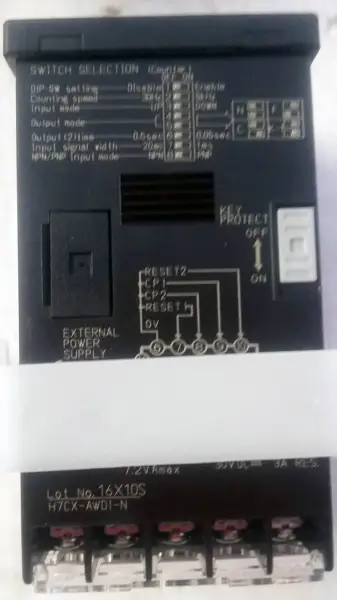Omron H7CX-AWD1-N PLC module