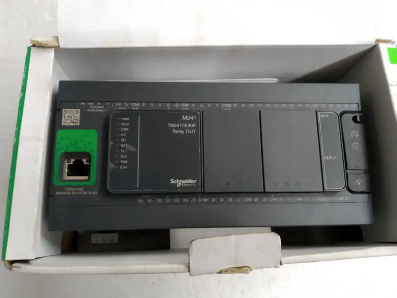 Logický regulátor SCHNEIDER TM241CE40R