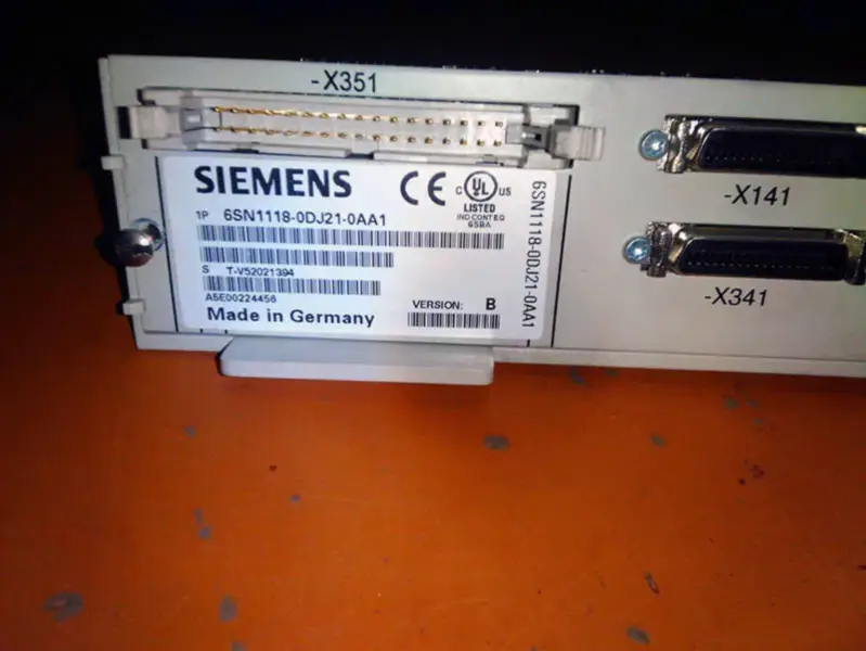 Siemens 6SN1118-0DJ21-0AA1
