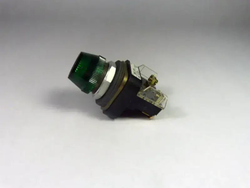 Allen-Bradley 800TQ24G