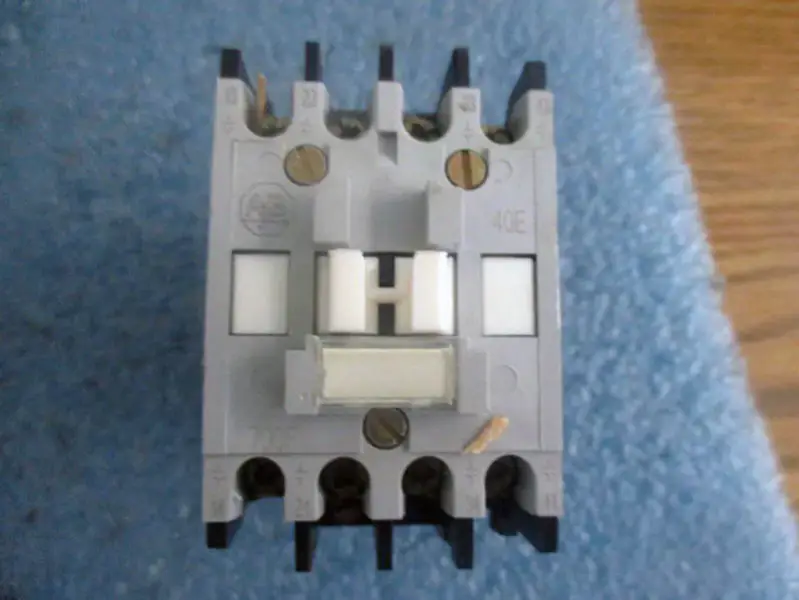 Allen-Bradley 700-F400A1