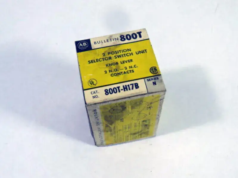 Allen-Bradley 800TH17B