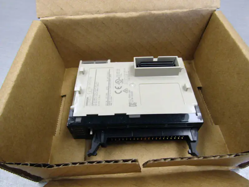 OMRON CJ1W-OD233