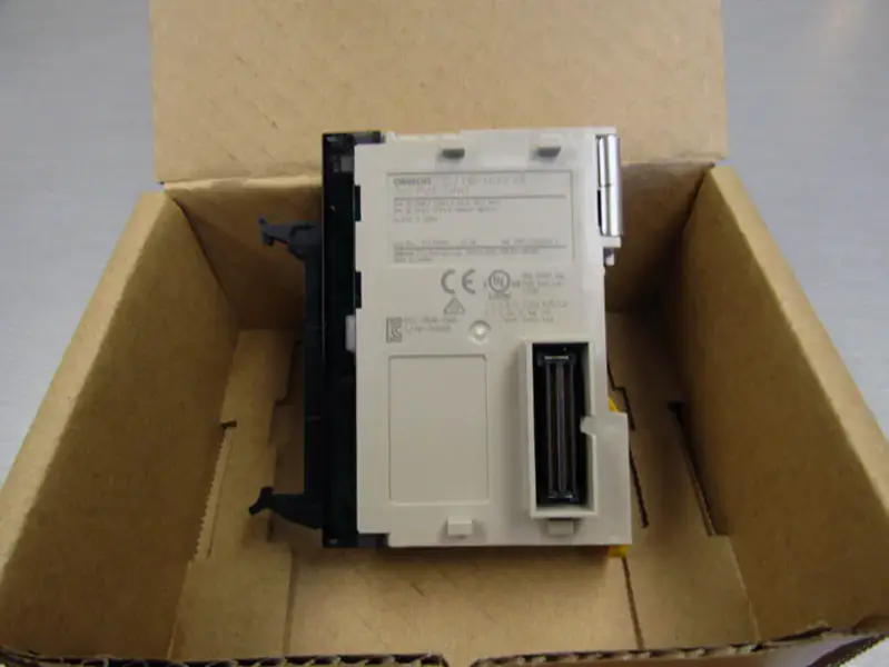 OMRON CJ1W-OD233