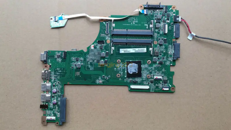 Základní deska Toshiba A000301100