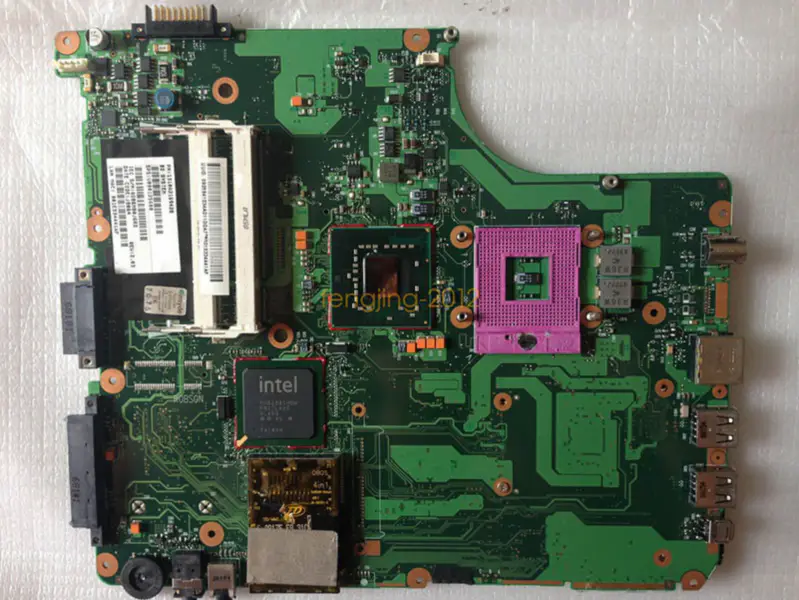 Základní deska Toshiba V000125600 ATX