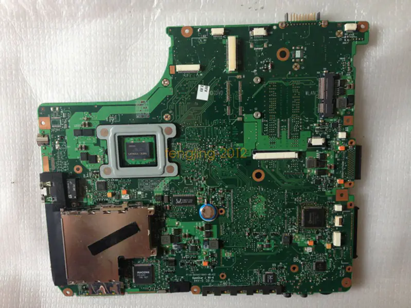 Základní deska Toshiba V000125600 ATX