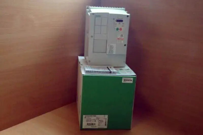 Schneider Electric ATV212WU15N4