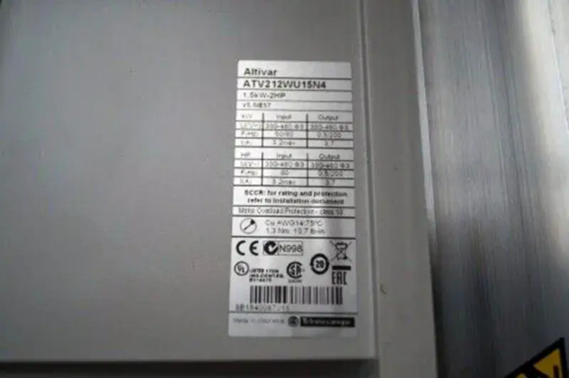 Schneider Electric ATV212WU15N4