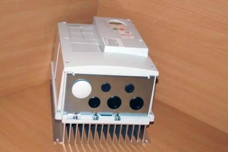 Schneider Electric ATV212WU15N4