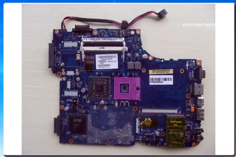 Základní deska Toshiba K000086330 LA-4993P A500