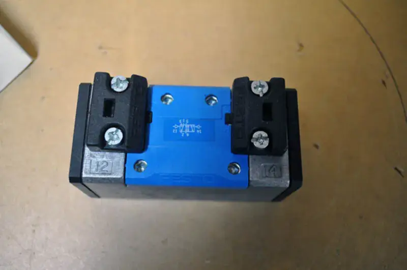 Festo J-5/2-D-1-C
