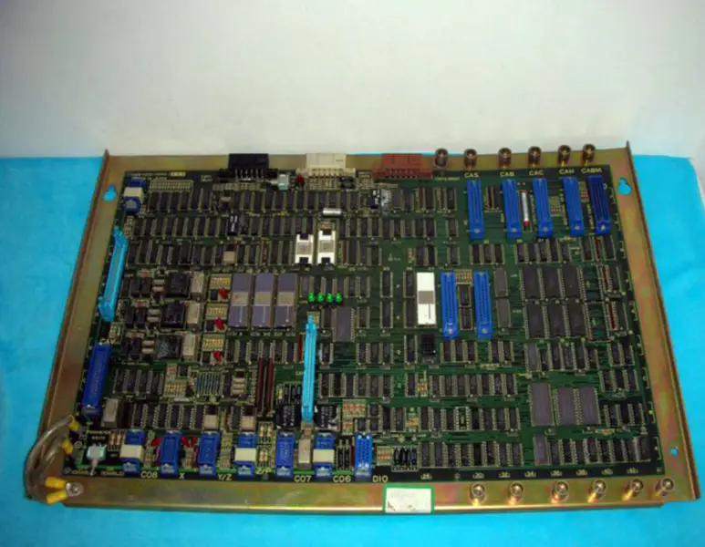 Základní deska s plošnými spoji FANUC A16B-1000-0030