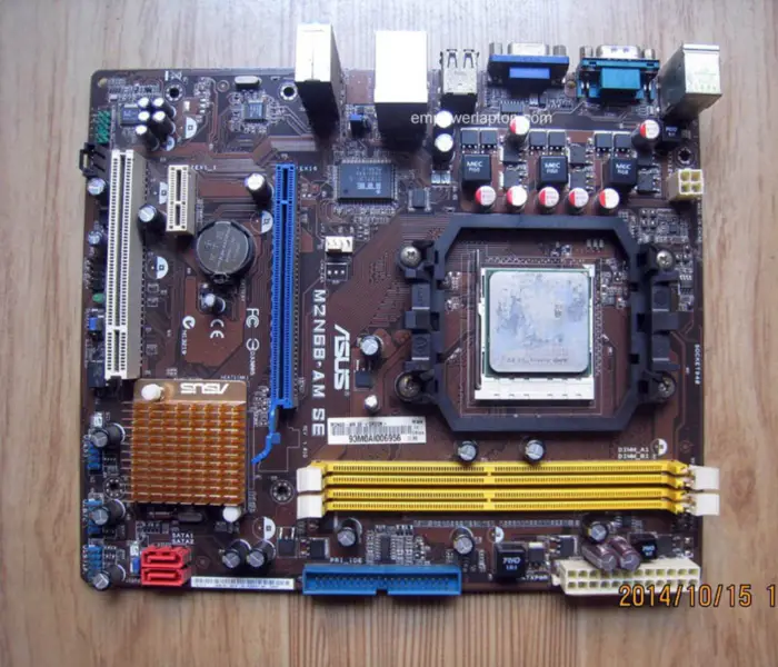 Základní deska Asus M2N68-AM SE AM2/AM2+