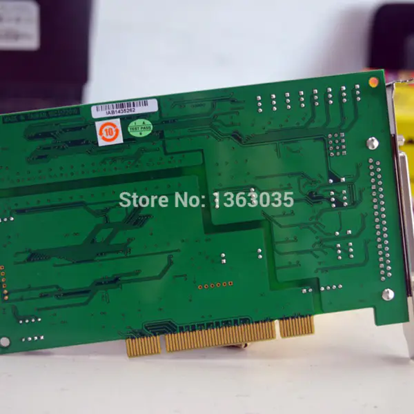 NI PCI-1720U REV.A1 4-kanálová vysokorychlostní analogová výstupní karta