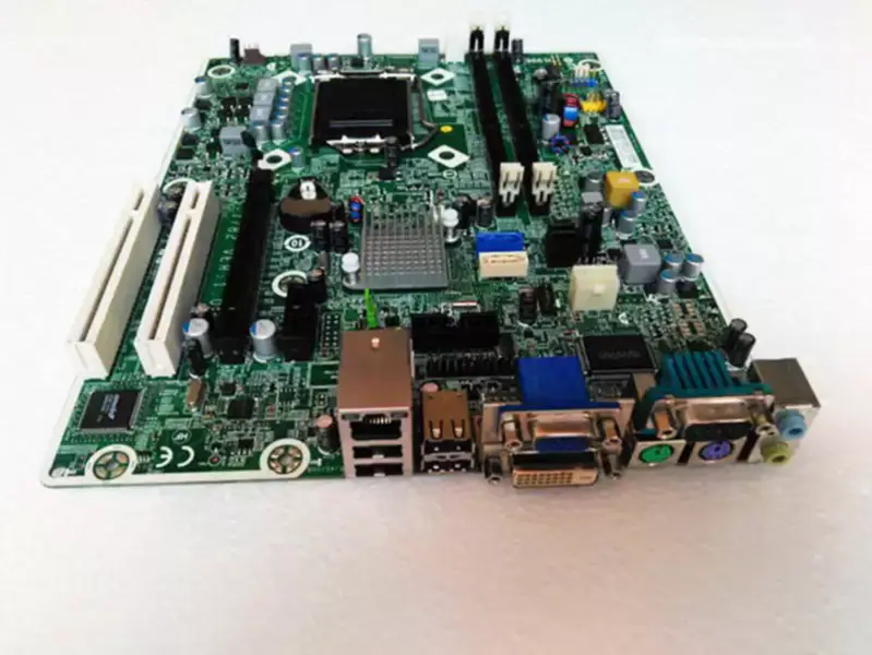 HP 676358-001 Compaq 4300 Pro 675885 -001 LGA1155 základní deska