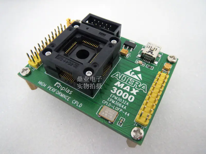 IC51-1284-844-1 PQFP128 rozteč 0,8 mm Burn-in Socket pozlacení IC