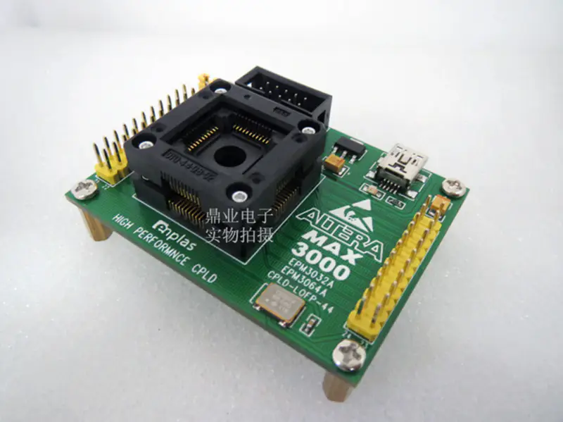 IC51-1284-844-1 PQFP128 rozteč 0,8 mm Burn-in Socket pozlacení IC