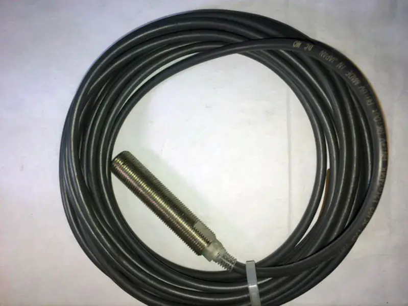 Omron E2E2-X2C1
