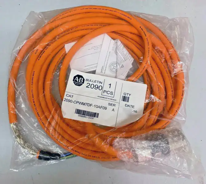 Allen-Bradley 2090-CPWM7DF-10AF09