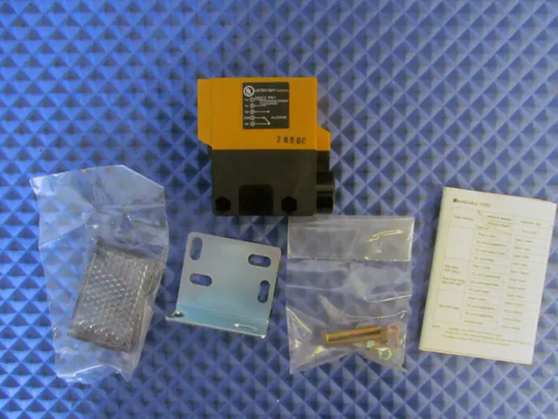 Omron E3A2-R3M4T