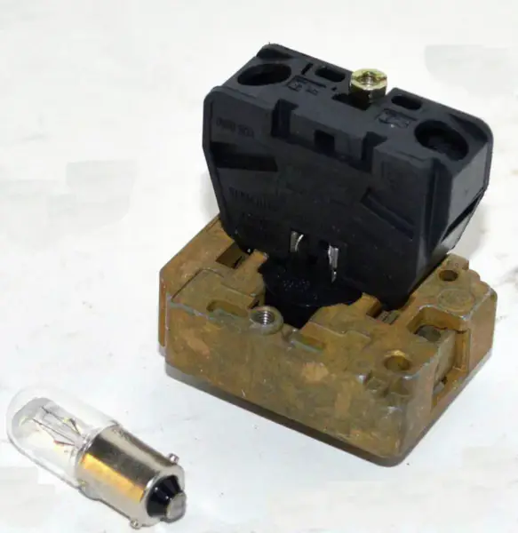 Allen-Bradley 800E-2DL3G