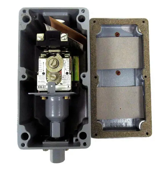 Allen-Bradley 836-C7J