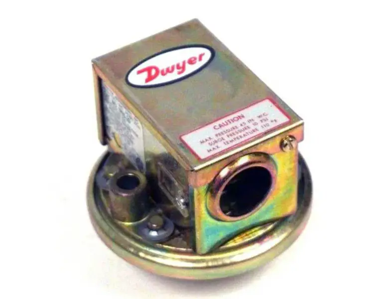 Dwyer 1996-20
