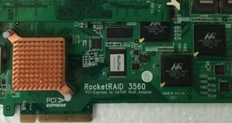 Řídicí karta HighPoint RocketRAID 3560