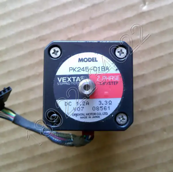 VEXTA Motor PK245-01BA DC1,2A 3,3Ohm