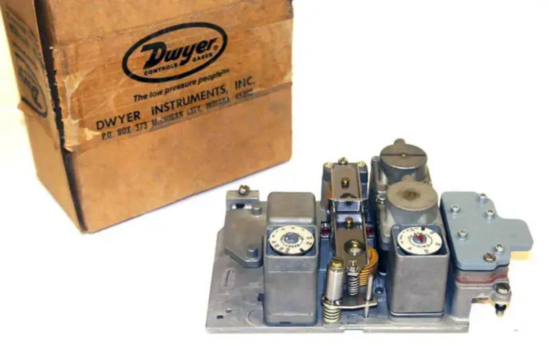 DWYER 58S412