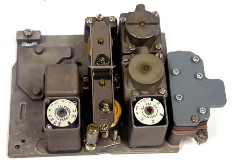 DWYER 58S412