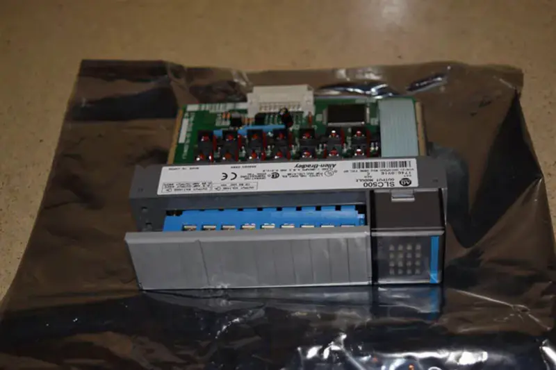 Allen-Bradley 1746-0V16