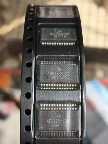 TI ADS1256IDBR