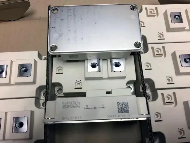SMK SKKE330F17