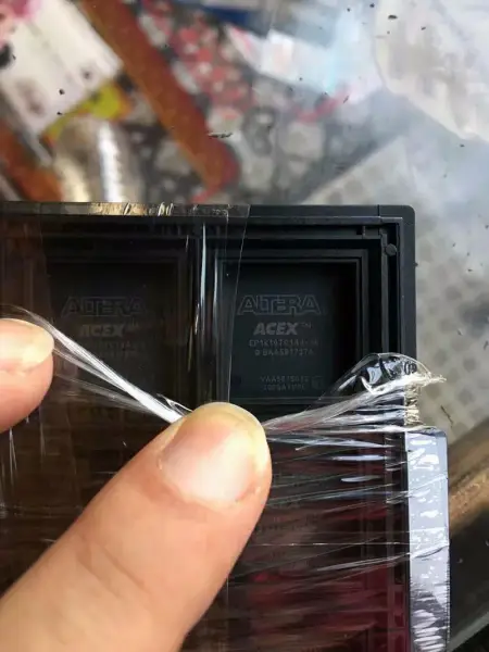 Altera EP1K10TC144-3N