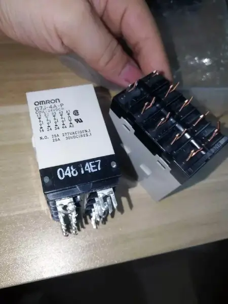 Omron G7J-4A-P-24VDC