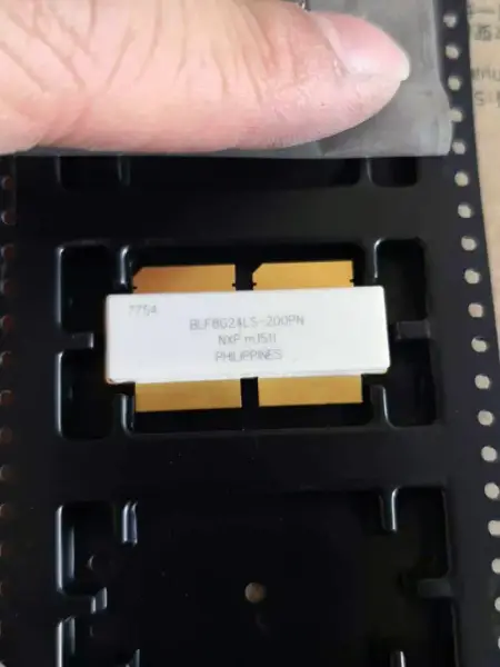 NXP BLF8G24LS-200PN