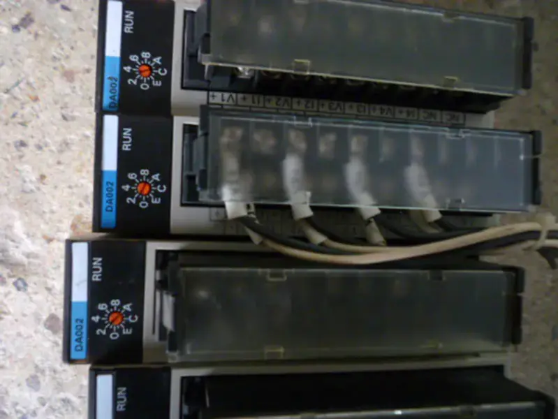 OMRON PLC C200H-DA002