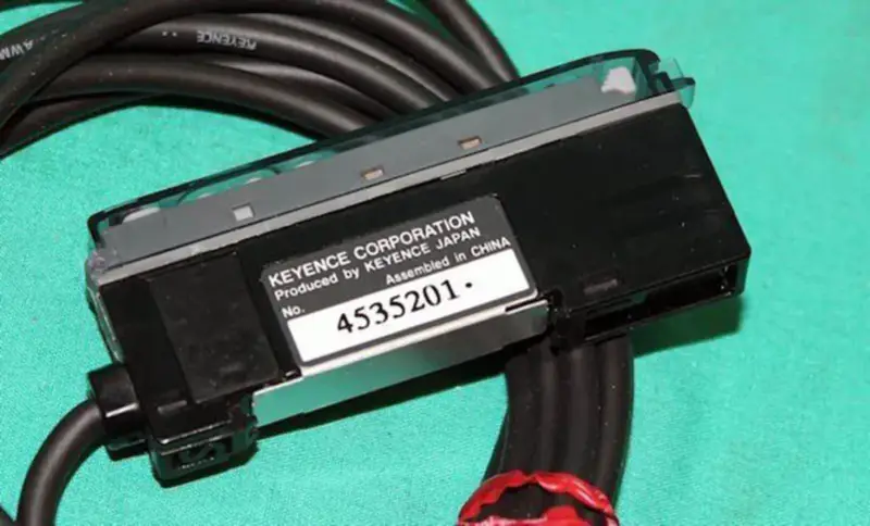 KEYENCE FSV11P