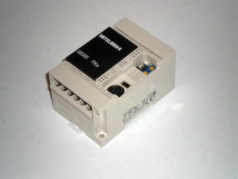 Mitsubishi FX3S-10MR/DS