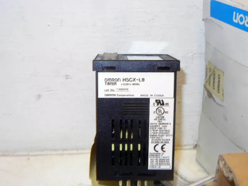 OMRON H5CX-L8