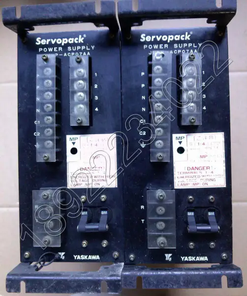 Ovladač YASKAWA JUSP-ACP07AA