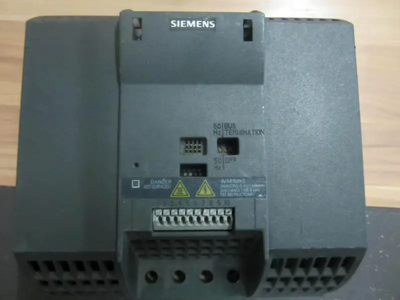 Siemens 6SL3211-0AB23-0UA1 G110 220V 3KW 3000W